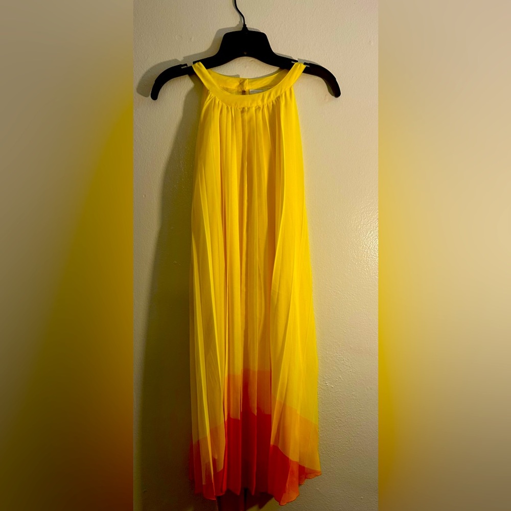 Ombré pleated yellow sundress with belt